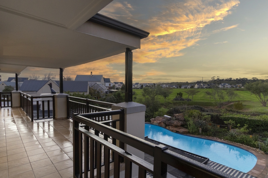 5 Bedroom Property for Sale in De Wijnlanden Residential Estate Western Cape